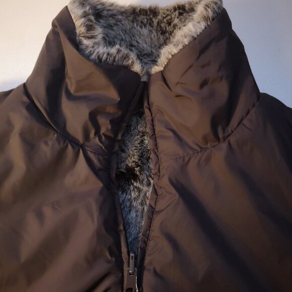 Reitman's Ladies Reversible Full Zip Straight Fit Vest - Picture 6 of 10